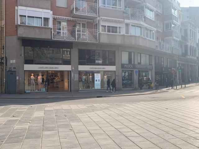 Local comercial en alquiler en Manresa, Passeig de Pere III photo 0