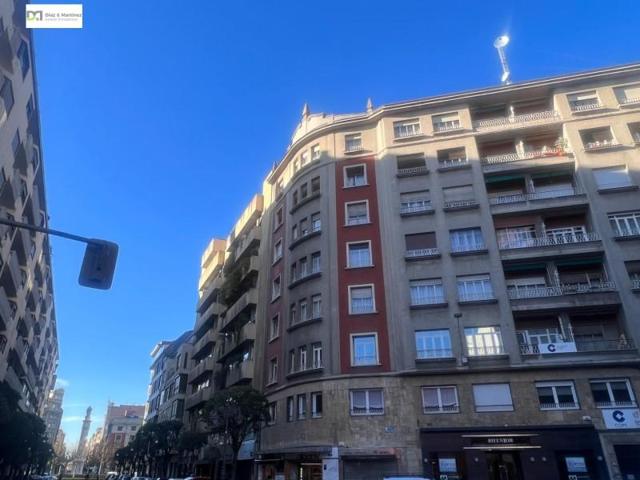 Local comercial en alquiler en León, Centro photo 0