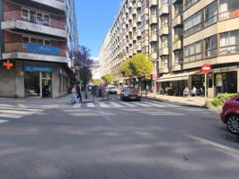 Local comercial en alquiler en Santiago de Compostela, Ensanche photo 0