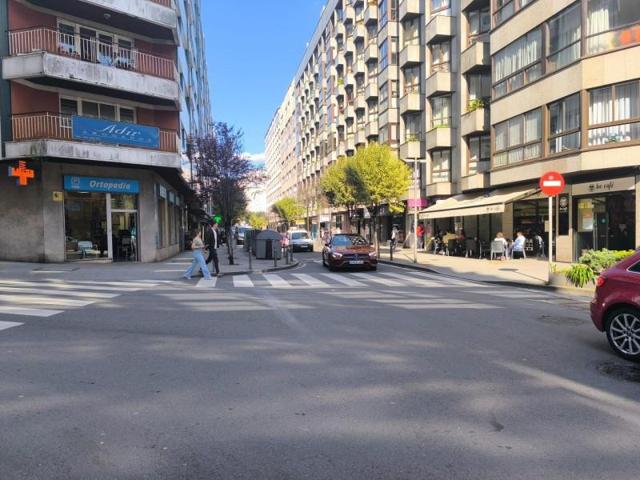 Local comercial en alquiler en Santiago de Compostela, Ensanche photo 0