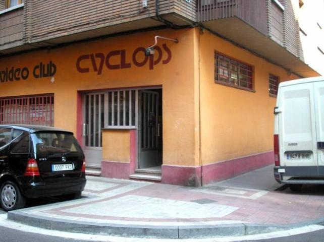 Local comercial en alquiler en Valladolid, La Victoria photo 0
