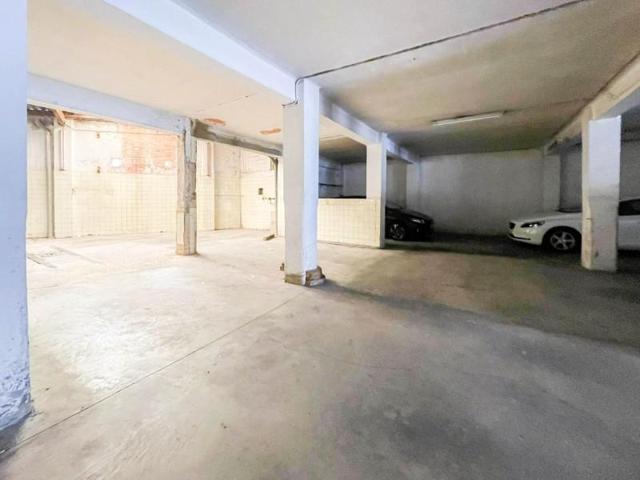 Local comercial en alquiler en Valencia, En Corts photo 0