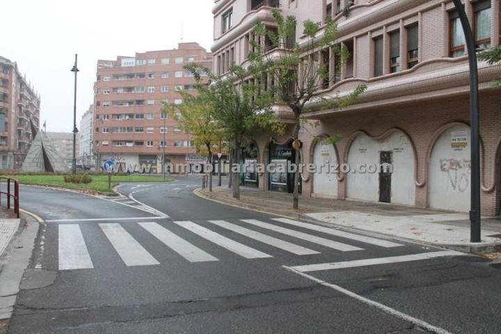 Local comercial en alquiler en Logroño, Parque de San Adrian photo 0