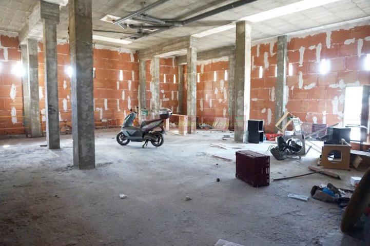 Local comercial en alquiler en Logroño, Valdegastea photo 0