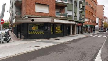 Local comercial en alquiler en León, Crucero photo 0