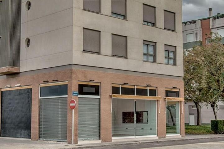 Local comercial en alquiler en Meliana, Meliana photo 0