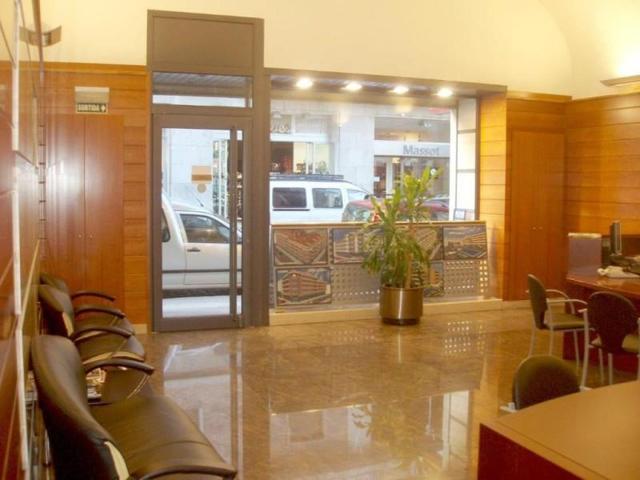 Local comercial en alquiler en Figueres photo 0
