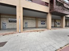 Local comercial en alquiler en Dos Hermanas, Entrenucleos - Pensador photo 0