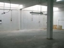 Local comercial en alquiler en Valencia, Benicalap photo 0