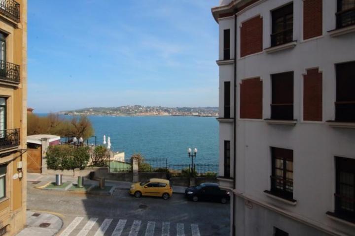 Piso en alquiler en Gijón, Gijón photo 0