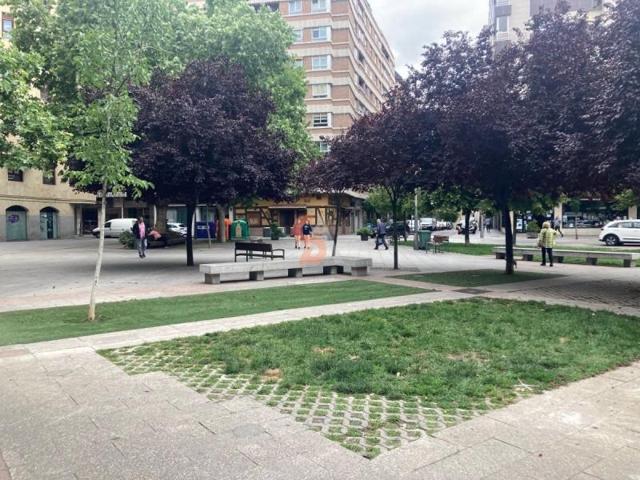 Local comercial en alquiler en Valladolid, Centro photo 0