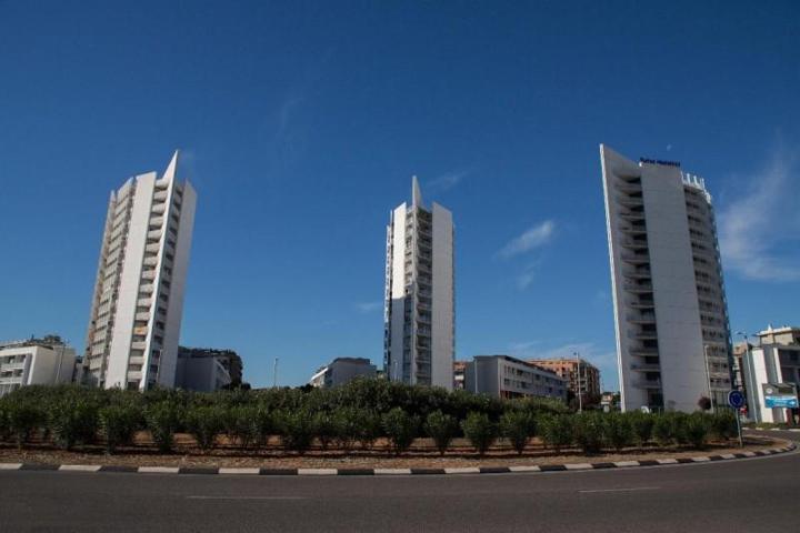 Local comercial en alquiler en Torrent, Parc central photo 0