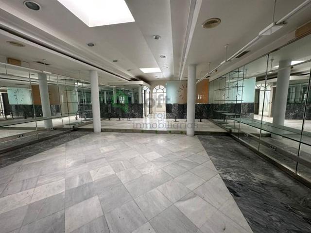 Local comercial en alquiler en Badajoz photo 0