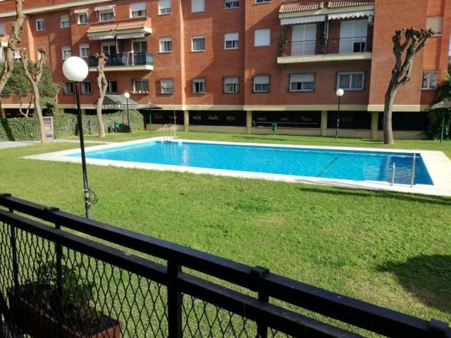 Piso en alquiler en Sevilla, Bami - Pineda photo 0