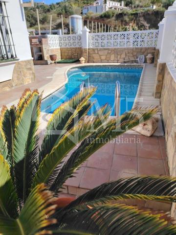 Casa con terreno en alquiler en Torrox photo 0