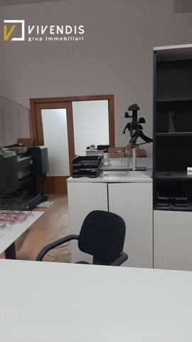 Local comercial en alquiler en Lleida, RECTORAT photo 0