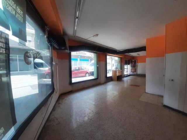 Local comercial en alquiler en Sant Feliu de Llobregat, Les Roses - Castellbell photo 0
