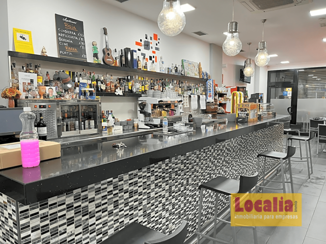 Local comercial en alquiler en Torrelavega photo 0