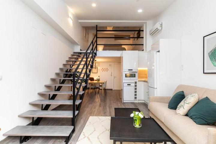 Piso en alquiler en Valencia, El Mercat photo 0