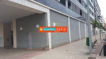 Local comercial en alquiler en Logroño, Los Lirios photo 0