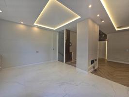 Local comercial en alquiler en A Coruña, Someso - Matogrande photo 0