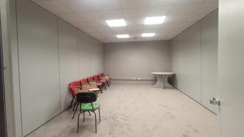 Local comercial en alquiler en Valencia, Patraix photo 0