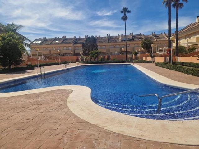 Adosada en alquiler en Valencia, El Perellonet photo 0