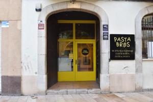 Local comercial en alquiler en Vilanova i la Geltrú, Casc Antic photo 0