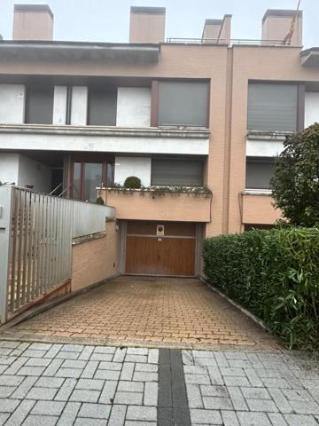 Adosada en alquiler en Valladolid, Las Villas - Sta Ana photo 0