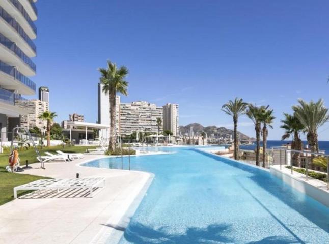 Apartamento en alquiler en Benidorm, Playa de Poniente photo 0