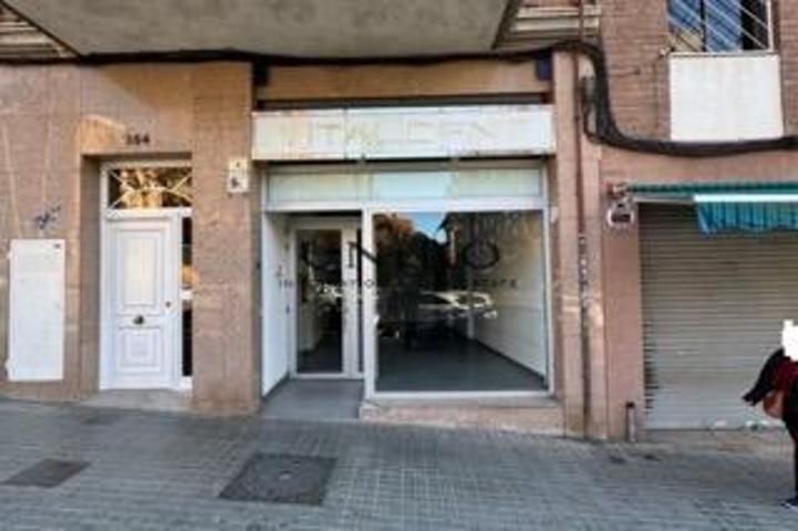 Local comercial en alquiler en Badalona, La Salut - Lloreda photo 0