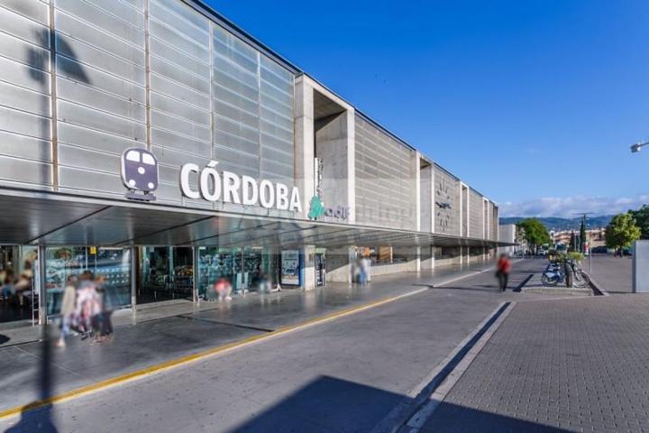 Local comercial en alquiler en Córdoba, Avenida de América photo 0