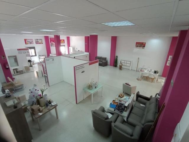 Local comercial en alquiler en Cáceres, AVENIDA DE ALEMANIA photo 0