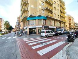 Local comercial en alquiler en el Prat de Llobregat, Plaça de Catalunya photo 0