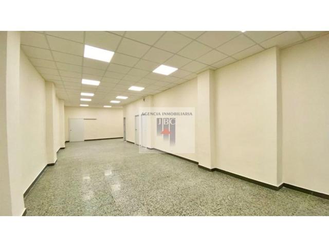 Local comercial en alquiler en Alcoy-Alcoi photo 0