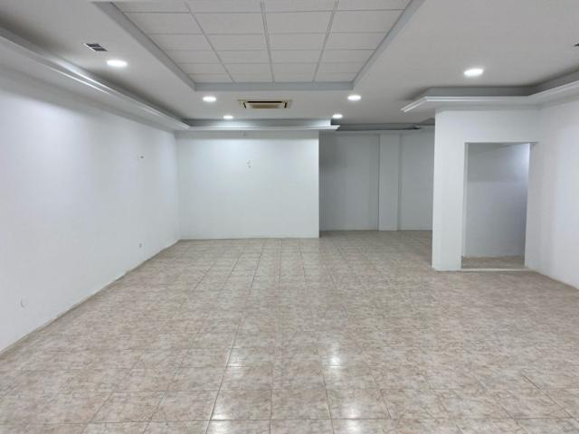 Local comercial en alquiler en Vitoria-Gasteiz, Avenida photo 0