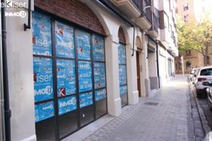 Local comercial en alquiler en Pamplona, Ensanche photo 0
