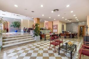 Local comercial en alquiler en Granada, Camino bajo de huetor photo 0