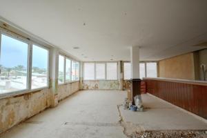 Local comercial en alquiler en Calvia, Santa Ponsa photo 0