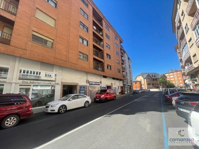 Local comercial en alquiler en Ávila photo 0