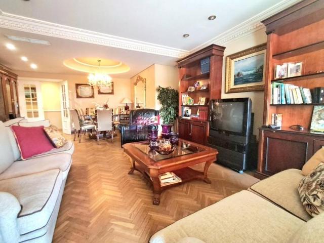 Piso en alquiler en Valencia, Mestalla photo 0