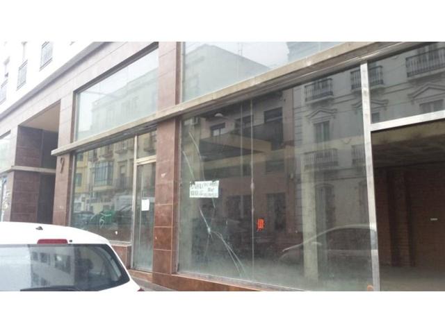 Local comercial en alquiler en Badajoz photo 0