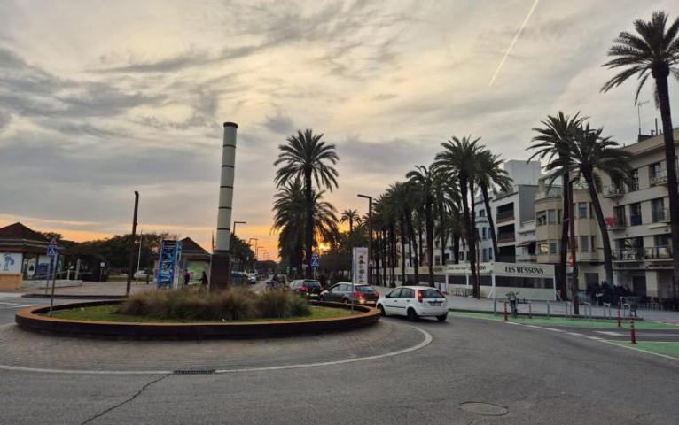 Local comercial en alquiler en Vilanova i la Geltrú, Barri de Mar photo 0