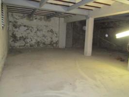 Local comercial en alquiler en Vilafranca del Penedès, Vilafranca del Penedès photo 0