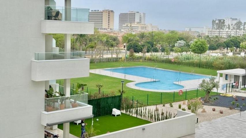 Apartamento en alquiler en Torremolinos, Los Alamos photo 0