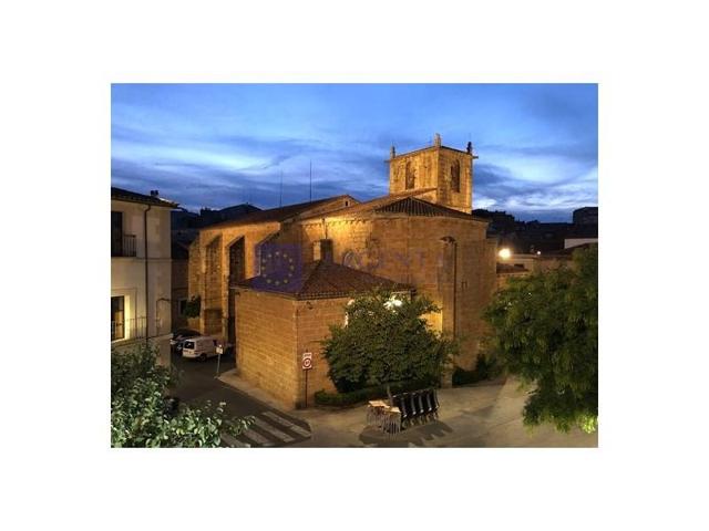 Local comercial en alquiler en Cáceres photo 0