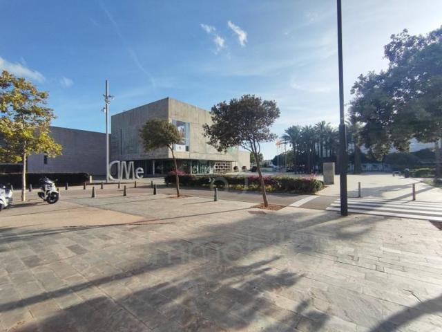 Local comercial en alquiler en Mahón-Maó photo 0