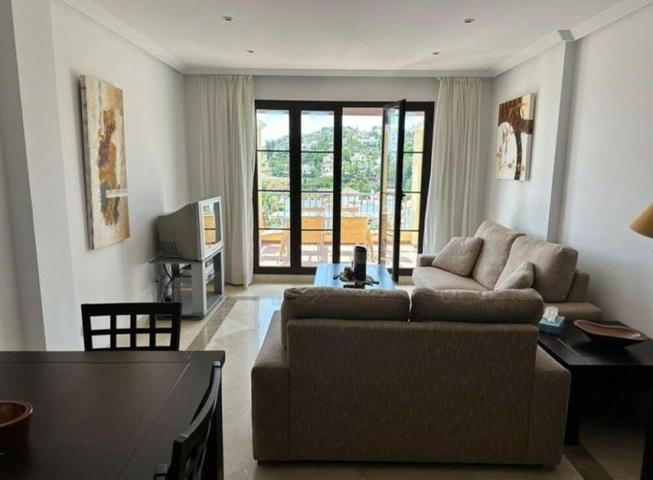 Apartamento en alquiler en Benahavís, Los Arcos (La Quinta) photo 0