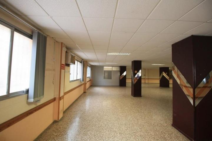 Local comercial en alquiler en Paterna, Campamento photo 0