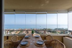 Apartamento en alquiler en Marbella, Marbella Este - Elviria Playa photo 0
